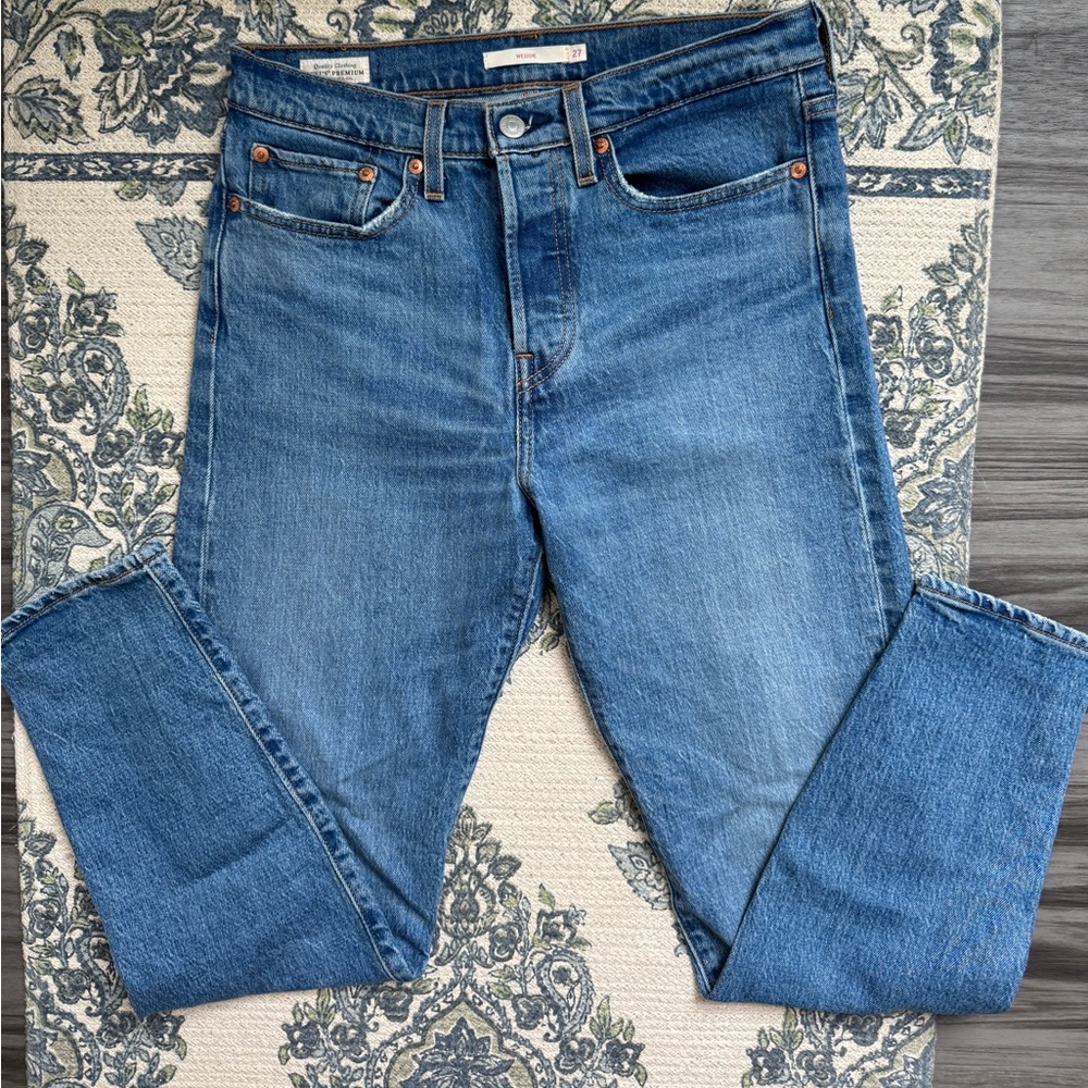 Levi's Wedgie Straight Leg Jeans